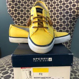 Seacoast canvas yellow Sperry sneakers tennis shoes Leather shoe laces Size 7.5